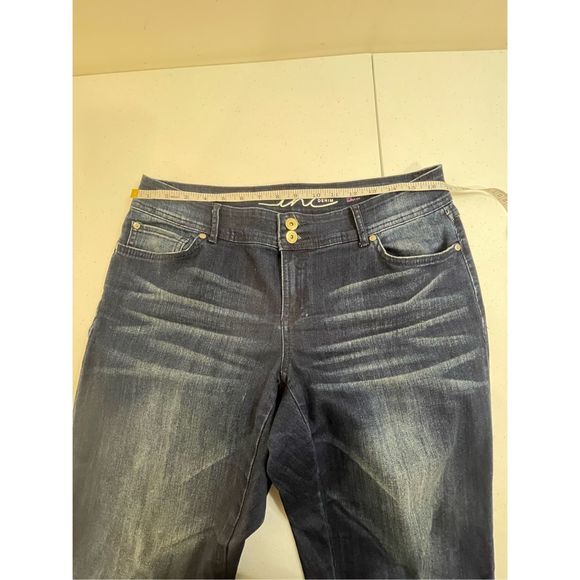 INC International Concepts women’s jeans size 8 boyfriend curvy fit - Picture 3 of 8